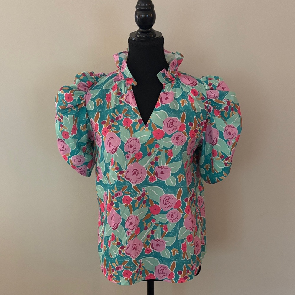 THML floral puff sleeve blouse size small NWT